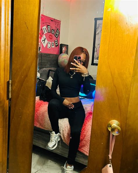 𝑁𝑖𝑦𝑎ℎ 𝑅𝑒𝑛𝑒𝑒. | 🍒 | Instagram