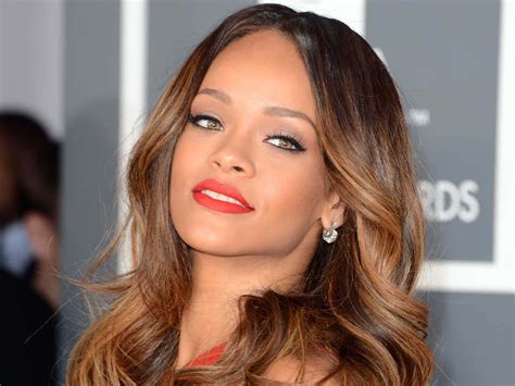Download Celebrities Background | Wallpapers.com