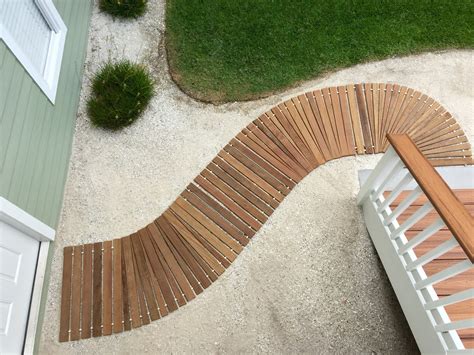 How to build a curved wooden walkway – Builders Villa