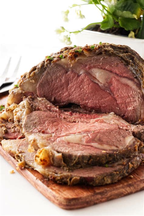 Horseradish Crusted Prime Rib Roast - Savor the Best