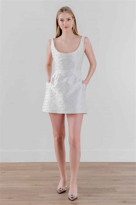 Brides are obsessed with the tietheknotwedding style