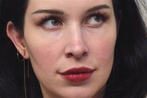 Meet Aella, the porn star who only showers 37 times per year - Foto 2 