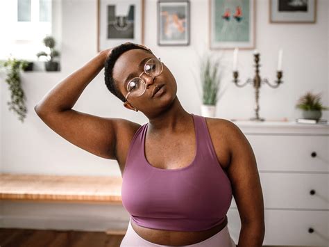 Why Can’t I Stop Cracking My Joints? Experts Explain | SELF