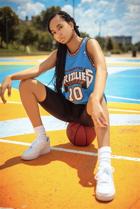 Sporty photoshoot | Sporty photoshoot, Basketball pictures poses