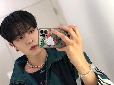 ONEUS on Twitter: "[#RAVN] 🌹🔥 i remade this denim as well👖"