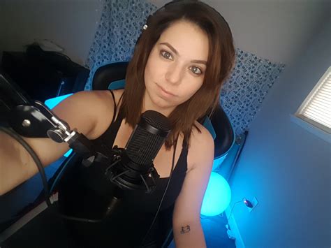 Curvyllama on Twitter: "liiiiiiiiive killin dudes with @PentaHearth in