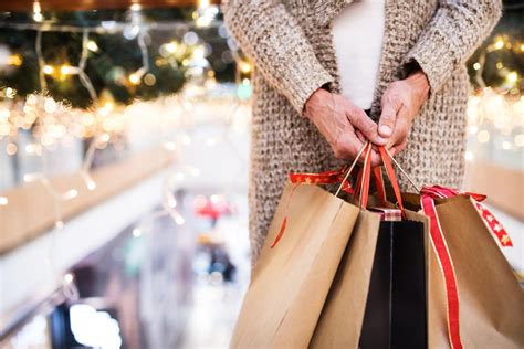 Here Are The Top Budget Tips For This Holiday Season