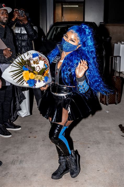 Lil' Kim - Leaves Barclays Center After Performing at Halftime for the
