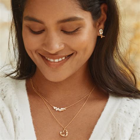 Floral Heart Itsy Bitsy Bee Necklace | Alex Monroe Jewellery