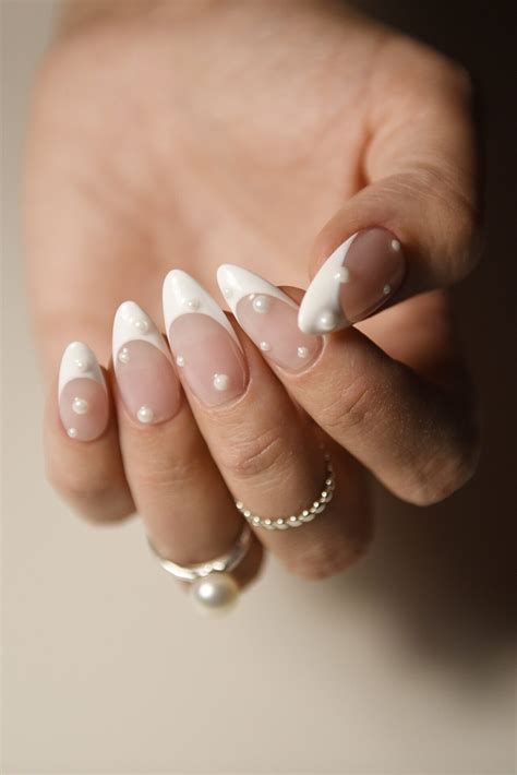 30+ Gorgeous Pearl Nails To Try Right Now | Pearl Nail Inspo
