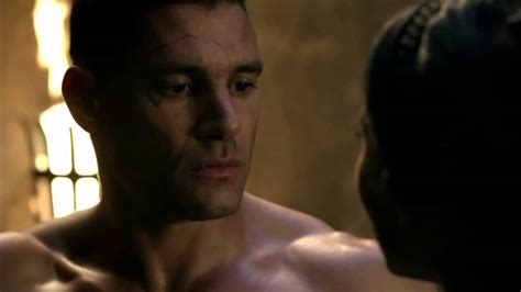 Crixus and Naevia first kiss - YouTube