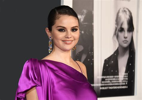 Selena Gomez Teases Her New Single With a Pointed Bit of Kim Cattrall