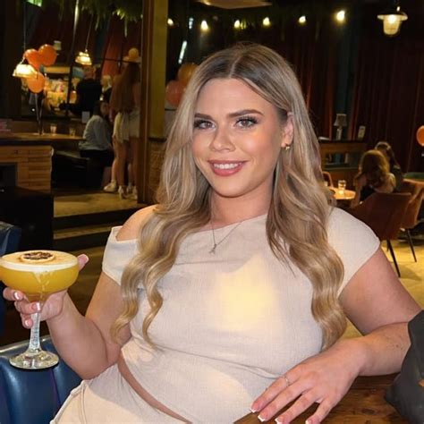 The Enigmatic Wealth Of Amy Holland