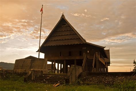 Rumah Adat Mamuju by HAPhotography17 on DeviantArt