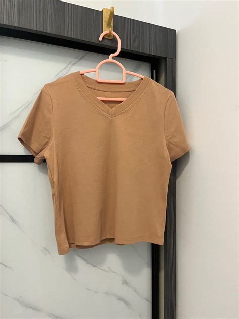 Brown plain t-shirt, Women's Fashion, Tops, Shirts on Carousell