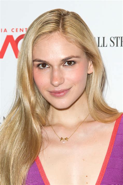 Sarah Desage's Instagram, Twitter & Facebook on IDCrawl