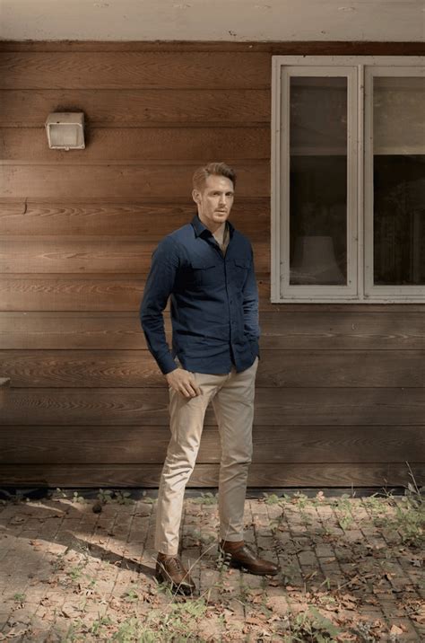 what color of pants go with a black shirt 3