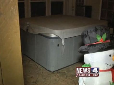 Topless SnapChat photo brings charges for mom - CBS News