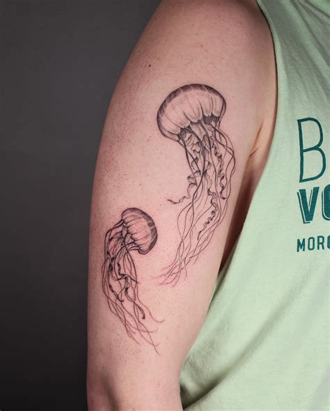 25 Awesome Jellyfish Tattoo Ideas for Men & Women in 2023