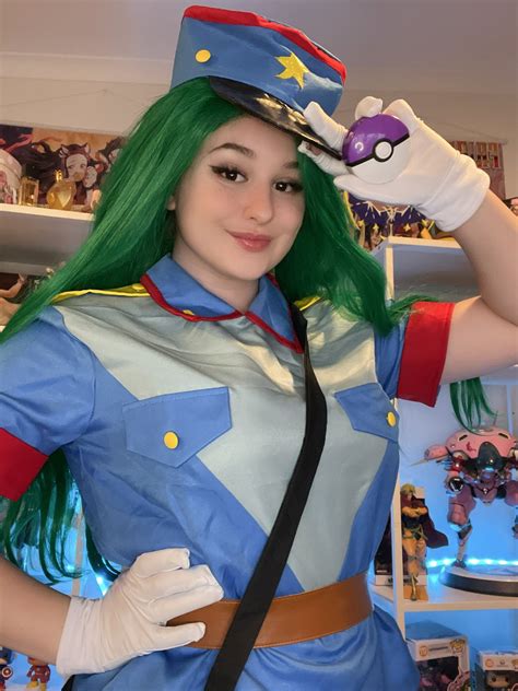 Gracie Waifu 🔞🐇 on Twitter: "This is Officer Jenny! 😊 VS This is