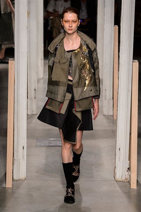 Платья-коллажи, соблазнительные комбинации и рубашки на любой вкус в ...