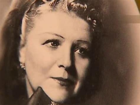 Угасшая звезда 100-летней королевы романса: Почему песни Изабеллы ...