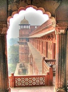 EXPLORE INDIA: Mughal Forts, Architecture and Palaces