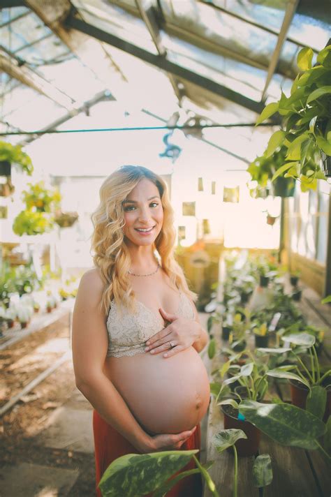Kaylee | Greenhouse - Hannah Reyes Photography