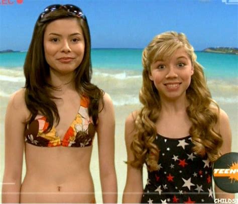9 Sexy New Miranda Cosgrove Bikini Pics