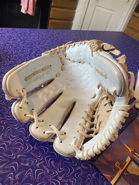 Outfield 12.75" Baseball Glove | SidelineSwap