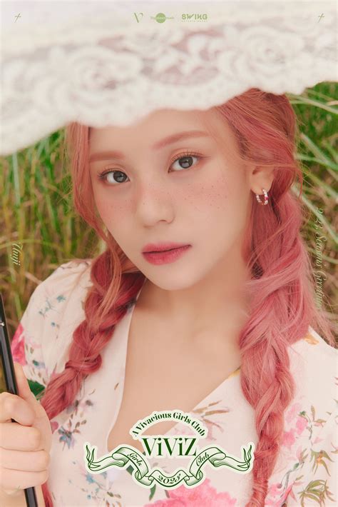 VIVIZ 2023 SEASON'S GREETINGS [a Vivacious Girls Club] Concept Photo