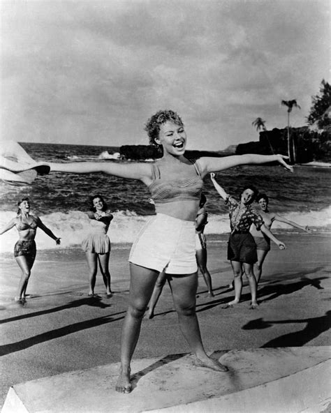 Mitzi Gaynor, Leading Lady of Movie Musicals, Is Dead at 93 - The New