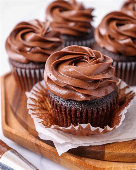 delicious chocolate cupcakes