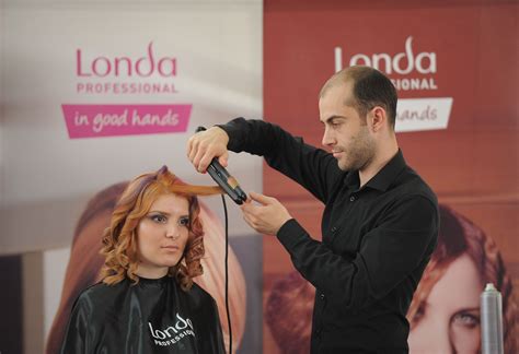 Training for hairstylists by Londa Professional Romania: Creating HOT