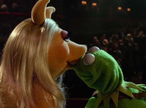 9 Facts We Know About Kermit the Frog & Miss Piggy's Breakup - The Fact ...