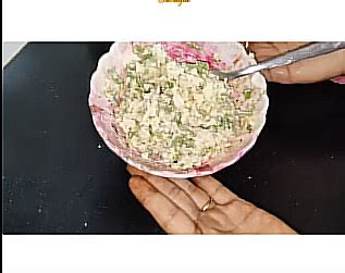 Making Simple Egg Sandwich - Oddy uniwraps