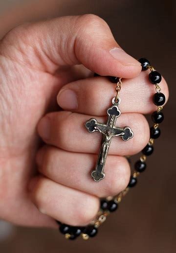 How to pray the Rosary - Saint Charbel Maronite Catholic Church