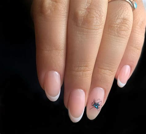 20 Ring Finger Nail Designs That Emphasize Your Personality - BelleTag