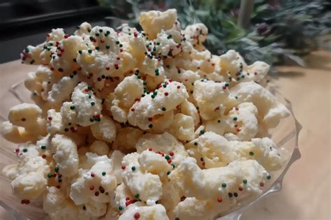 White Chocolate Puff Corn - THE RECIPE BOWL