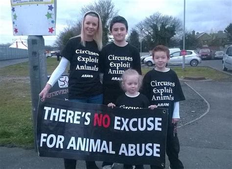 PROTESTERS CONTINUE PICKET OF COURTNEY’S CIRCUS – Derry Daily