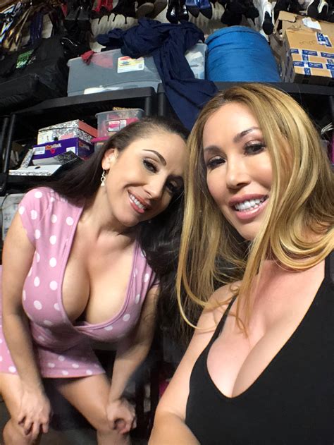 LunaChainz OnlyFans: The Power Of Authenticity And Engagement! Image 1