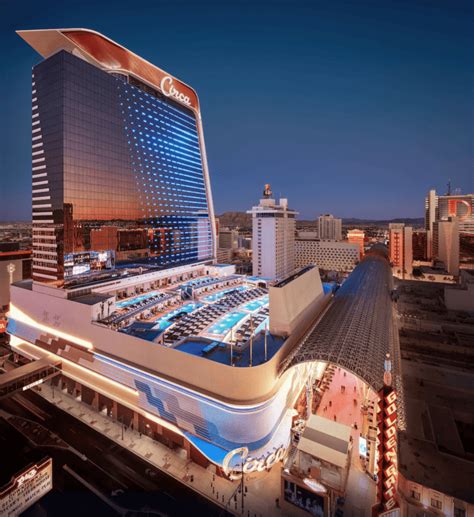 11 Best Fremont Street Hotels for Travelers in 2023 - CS Ginger Travel