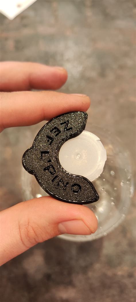 👽 Avec le prénom Rosane Surbouchon du bouchon bouteille d'eau. (Autre