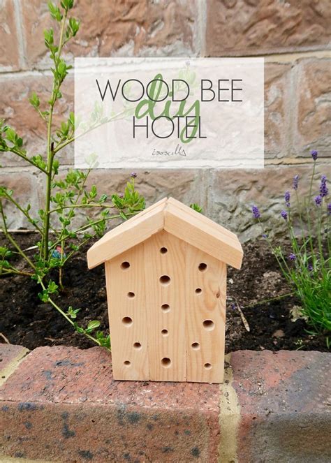 DIY // WOODEN BEE HOTEL — ISOSCELLA | Bee hotel, Bee hotel diy, Wooden diy