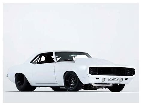 Stunning white '69 Camaro [640X484] : r/carporn