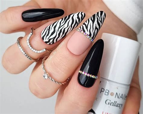 Inspiração De Unha Preta E Branca - Desenhos De Unhas Decoradas Em Preto E Branco Inspiração De Unhas