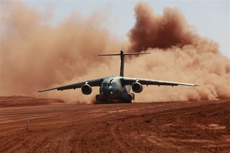 SNAFU!: Embraer C-390 Millennium conducts operation tests on unpaved track