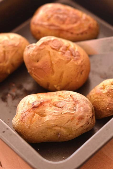 Best Oven Temp For Baked Potatoes (What Temperatures to Bake Potatoes ...