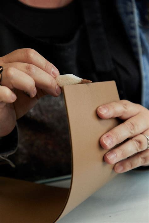 The Craftsmanship behind our weekend bag. – Allen St.
