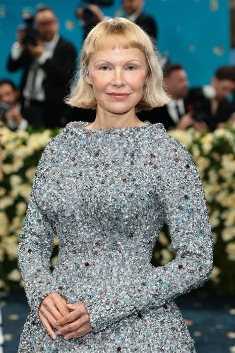 Blondie No More! Pamela Anderson Is Now Copper Red | Vogue